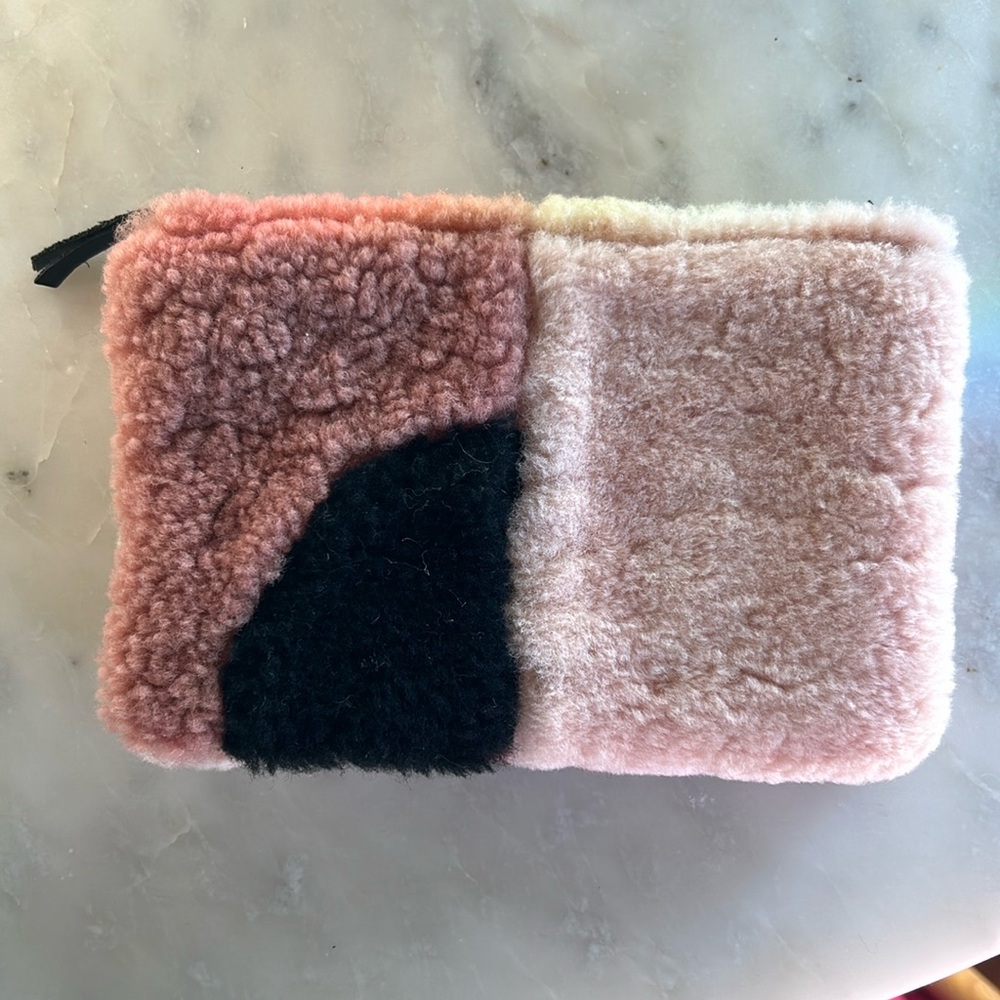 BLUSH PATCHWORK SHEARLING POUCH || LIKE NEW || PRIMECUT